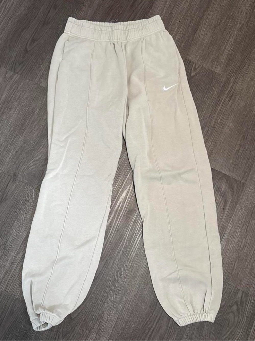 Nike Women’s Cream Jogger Sweatpants